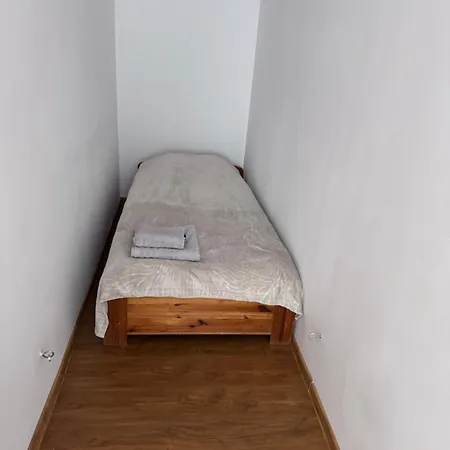 Blisko Krzywej Wiezy W Zabkowicach Slaskich *
