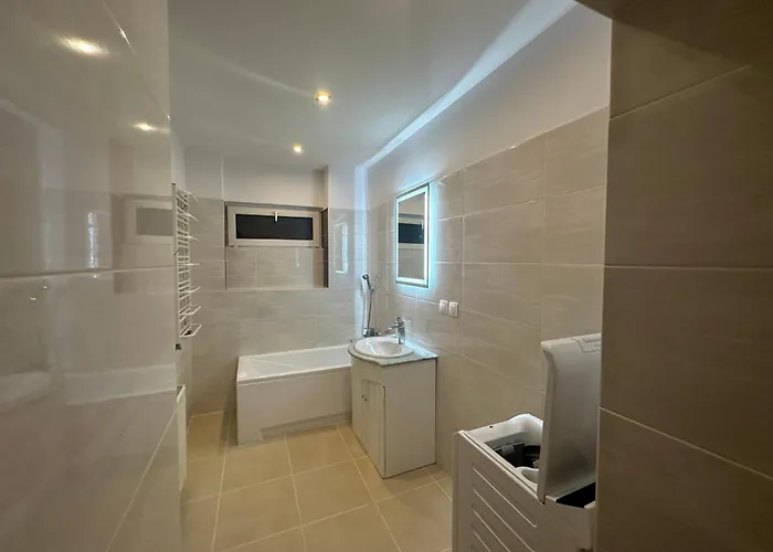 Blisko Krzywej Wiezy Dostep Za Pomoca Kodu Апартаменты