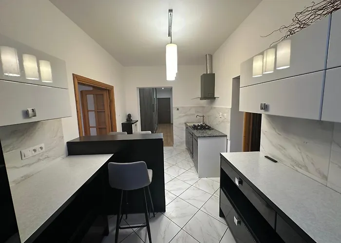 Blisko Krzywej Wiezy Dostep Za Pomoca Kodu Διαμέρισμα Zabkowice Slaskie